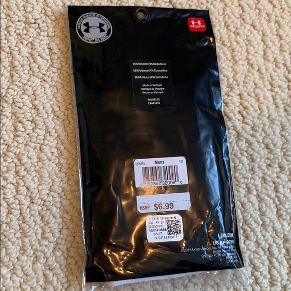 2 packs of Under Armour performance wristbands (2 per pack - 4 bands total) - Picture 3 of 6